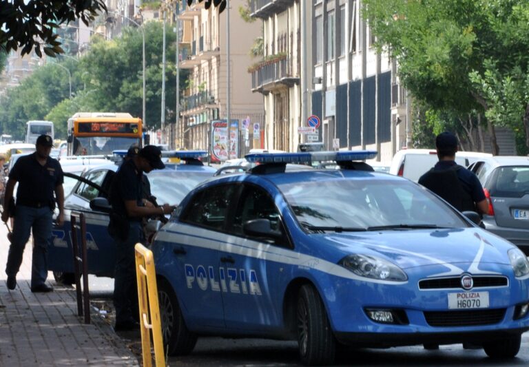 Rappresentava un autentico riferimento dello spaccio “al minuto” nel quartiere. Arrestato dalla Polizia