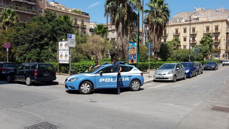 Scippa una ultraottantenne. Intercettato e bloccato dalla Polizia a tempo di record