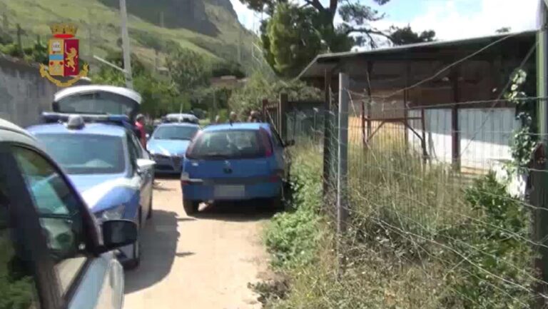 Macellavano abusivamente alla presenza di tre musulmani: controllavano che tutto si svolgesse secondo le norme del Corano