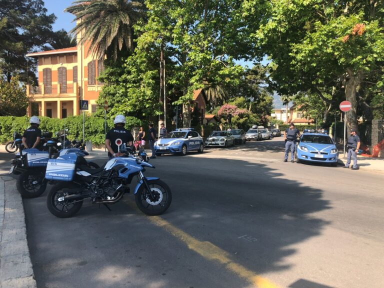 Coltivava piante di marijuana nella terrazza di casa. Arrestato incensurato