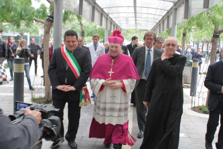 Cefalù, per festa di san Pio il Vescovo torna a incontrare i pazienti dell’ospedale Giglio
