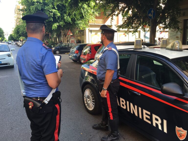 Sorprese a rubare per le vie dello shopping, due amiche fermate dai Carabinieri