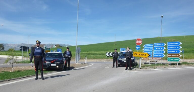 Petralia Sottana, tenta di estorcere denaro ai propri familiari, 38enne arrestato dai Carabinieri