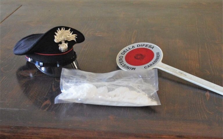 Detenzione di cocaina ai fini di spaccio. I Carabinieri arrestano un 61enne