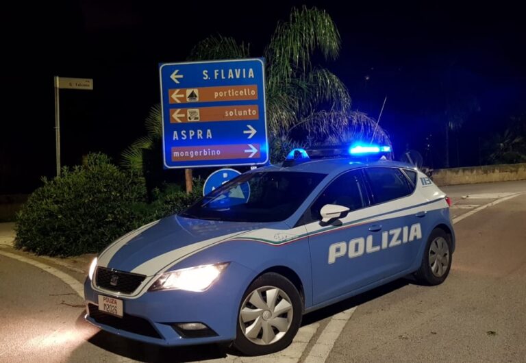Nascondeva all’interno di un pollo allo spiedo la droga. Era stato soccorso dopo un incidente stradale dalla Polizia. Che si è insospettita…