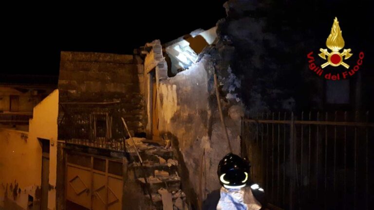 Terremoto Catania: vertice in prefettura con il Capo della Protezione Civile. E domani arriva Di Maio