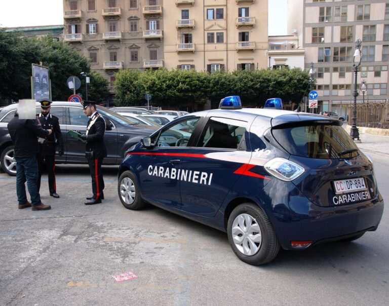 Ennesimo blitz dei Carabinieri contro i parcheggiatori abusivi: in 9 sanzionati per 7000 Euro