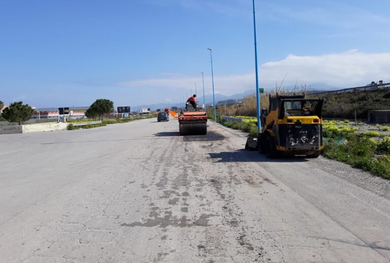 Termini Imerese, area industriale: avviati dopo anni di incuria i lavori di rifacimento del manto stradale