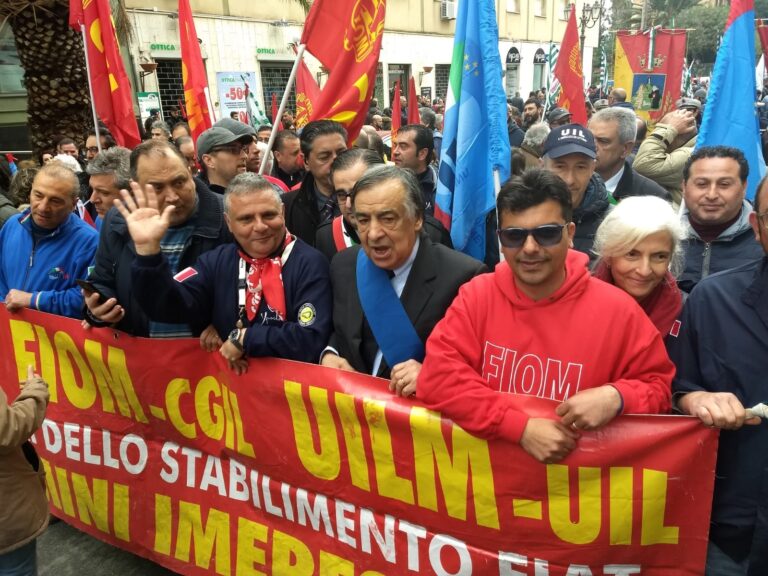 Termini Imerese, Orlando al corteo per superare la crisi della ex Fiat: “Governi nazionale e regionale facciano propria parte”