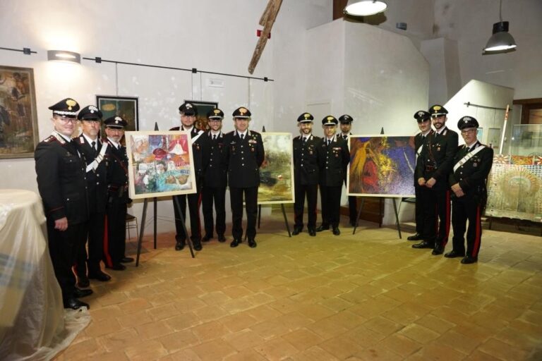 Donati tre dipinti alla stazione dei Carabinieri di Marineo