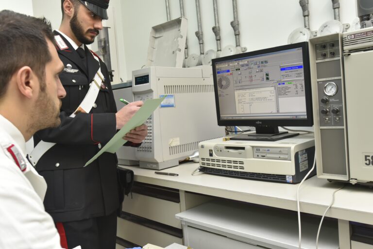 Spacciava nonostante agli arresti con il braccialetto elettronico, 28enne arrestato dai Carabinieri