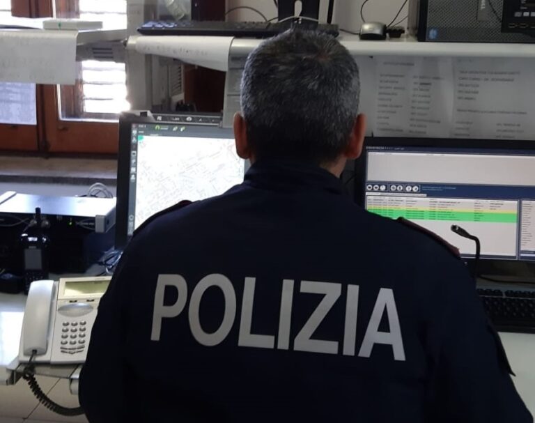 Arrestato incensurato per induzione alla prostituzione e violenza sessuale nei confronti di due minori