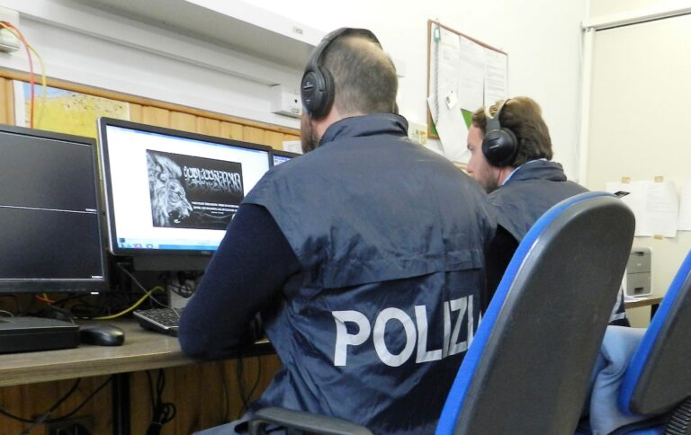 Fermati due palermitani radicalizzati trovati in possesso di materiale inneggiante all’ISIS