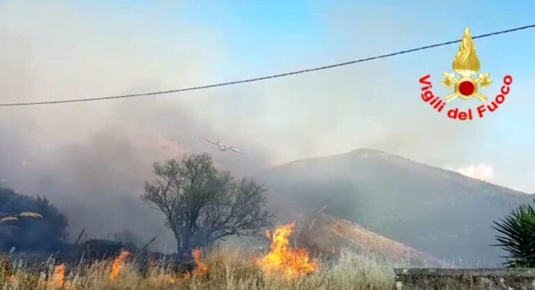 Petralia Soprana: il paese più bello d’Italia assediato per ore dalle fiamme