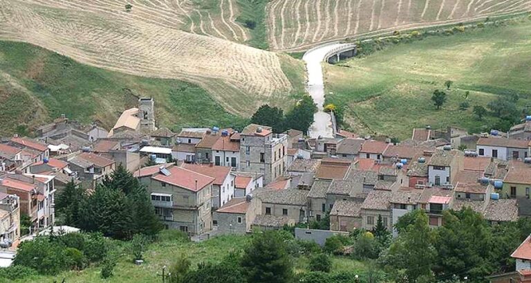 Bompietro, sindaco, giunta e maggioranza Consiglio comunale passano con  Movimento del presidente Musumeci #Diventeràbellissima