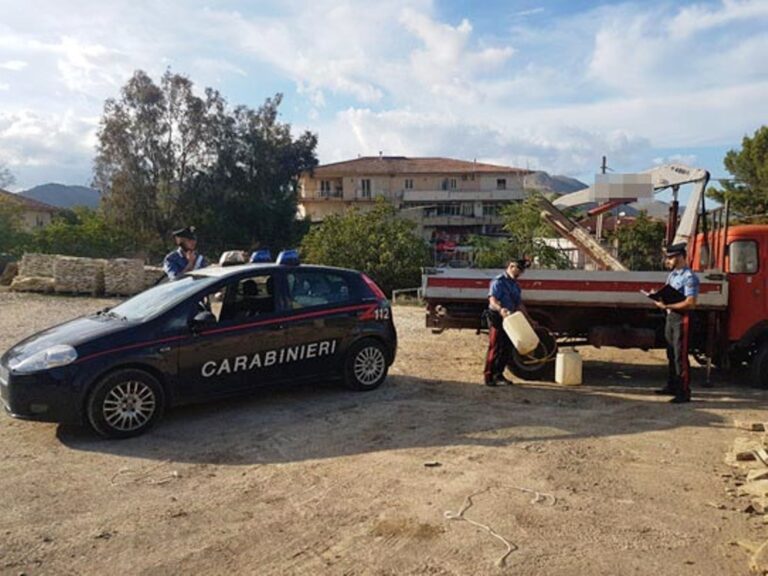 Avevano rubato 300 litri di gasolio in 4 mesi ad un’azienda di lavorazione marmi. Arrestata giovane coppia