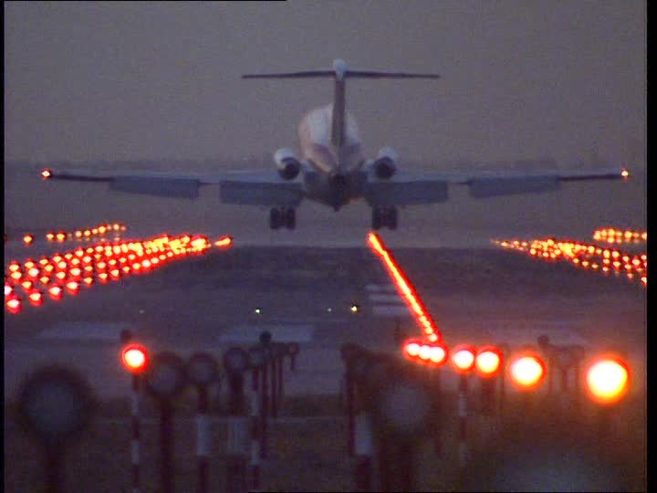 Passeggera termitana denuncia: Palermo Malpensa, l’aereo in fase di atterraggio si stava scontrando con un altro velivolo ma nessuno ne parla