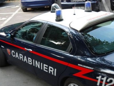 Tenta di estorcere denaro ad un 20enne conosciuto in un sito di incontri. 47enne arrestato dai carabinieri