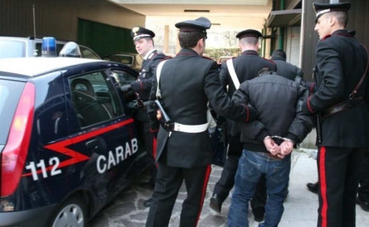 Altavilla Milicia, smantellata rete di spaccio. Carabinieri arrestano 8 persone