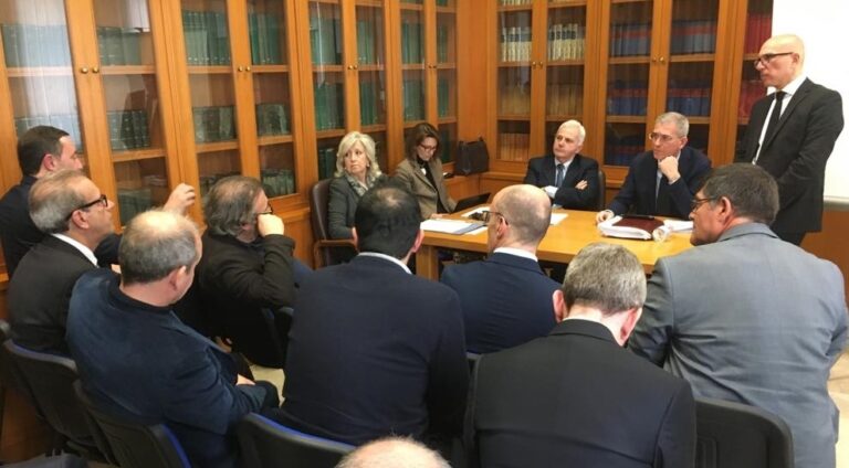 Trasporti marittimi, si lavora alla rete dei collegamenti: prevista nuova linea Cefalù-Lipari