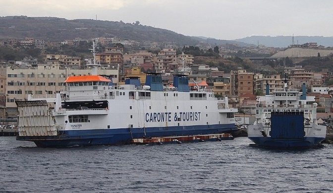 Emergenza Coronavirus, ulteriori restrizioni sui trasporti marittimi in Sicilia: sullo Stretto corse ridotte da 20 a 4