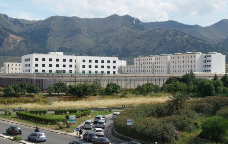 Paura del Coronavirus: detenuti in protesta al carcere Pagliarelli