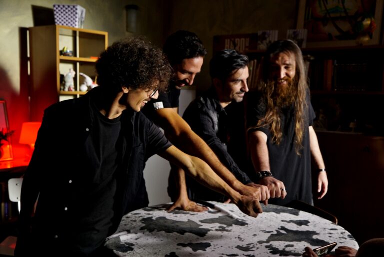 Esce oggi su Amazon Prime Video “Un pugno di amici”, il primo film di Matranga e Minafò girato a Termini Imerese. Il Trailer