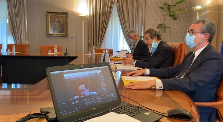 Coronavirus, Musumeci incontra parti sociali per Piano di ricostruzione economica: “accelerare la spesa pubblica destinata agli investimenti e alle infrastrutture”