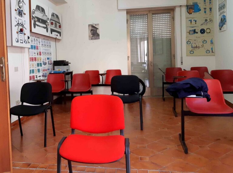 Polizia di Stato chiude autoscuola abusiva: l’attività svolta in un appartamento