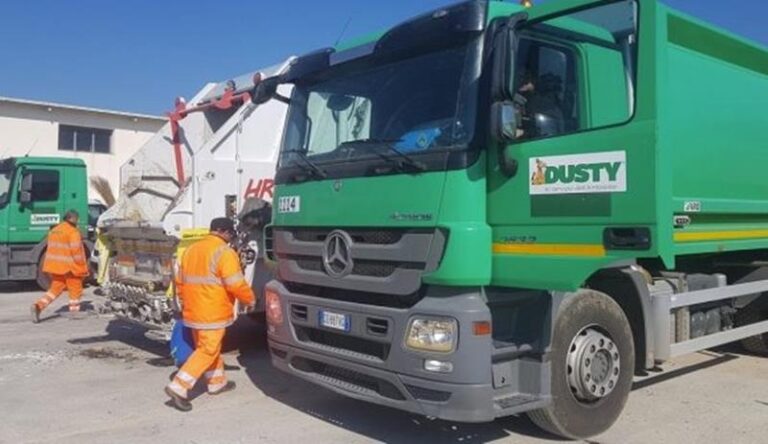 Termini Imerese, “eccessiva presenza di umido nell’indifferenziato”: la discarica rigetta i carichi e il Comune costretto a trasferire i rifiuti fuori regione