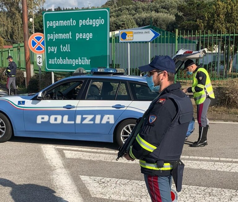 La Polstrada di Buonfornello scopre sull’auto 64 bustine di marijuana. Denunciati tre giovani residenti nella provincia di Palermo