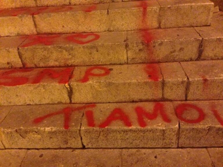 Termini Imerese, imbrattata la scala d’ingresso del monastero di Santa Chiara