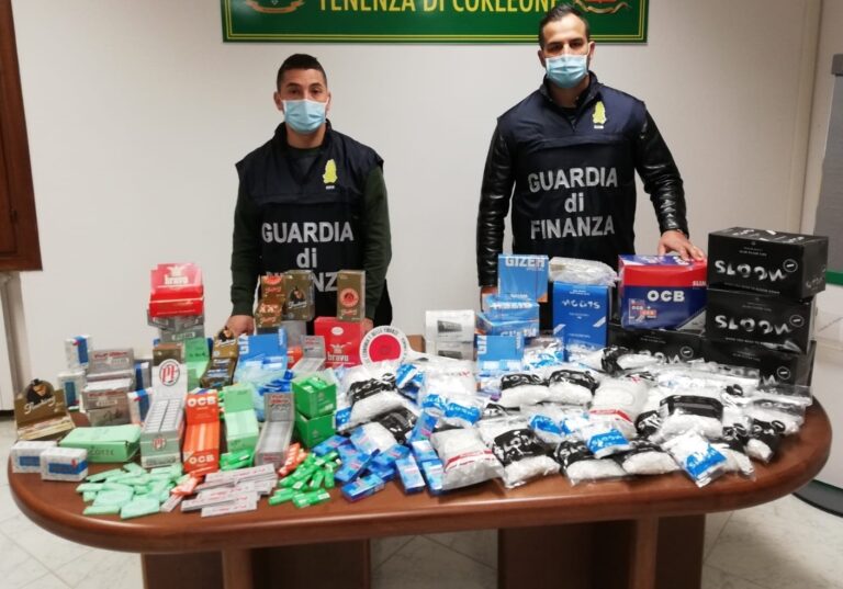 Sequestrati in negozio cinese 150 mila articoli per fumatori in vendita senza autorizzazione