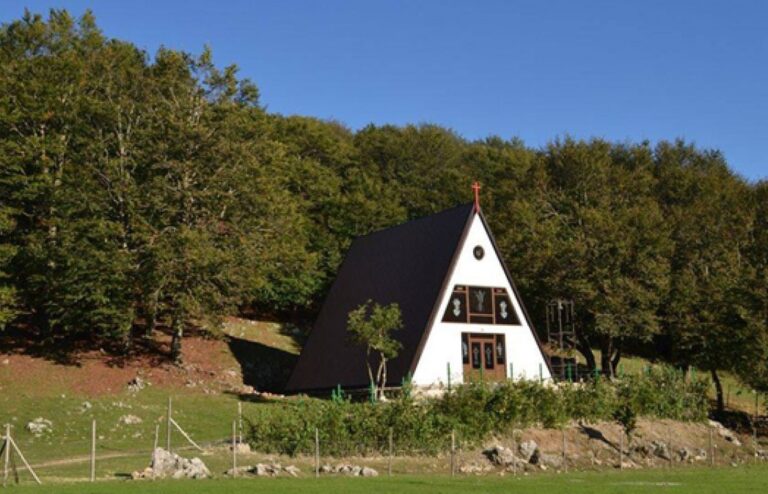 Petralia Sottana, don Santino Scileppi non è stato rimosso dalla Parrocchia Madonna delle Nevi: la Curia di Cefalù smentisce quanto scritto sui social