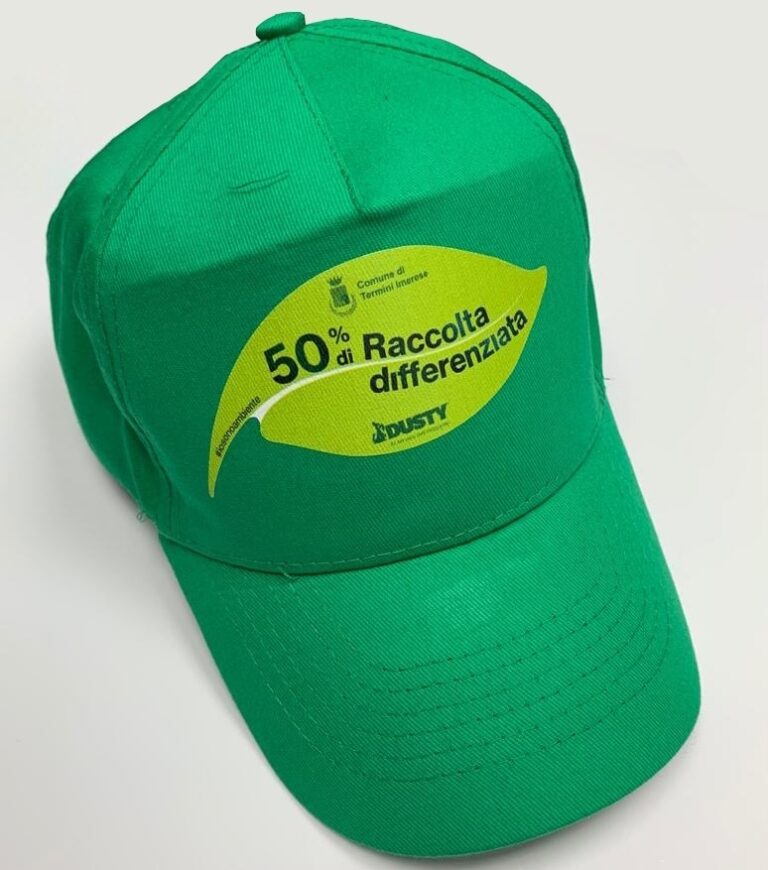 Termini Imerese, la raccolta differenziata raggiunge il 50,2%. Dusty e Amministratori comunali festeggiano: cappellini e palloncini per tutti