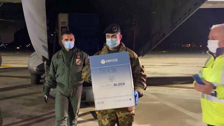 Covid: arrivati a Palermo i primi vaccini
