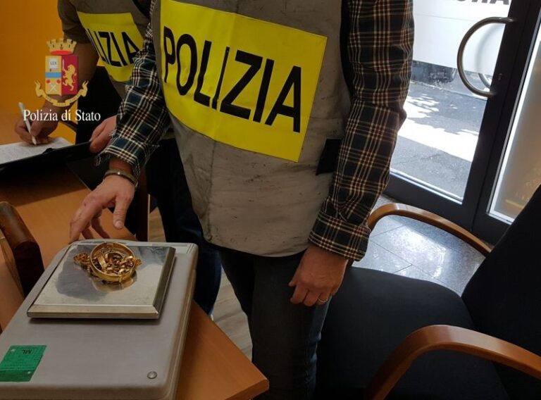 Termini Imerese, denunciato il gestore di “Compro oro”  per ricettazione. Sequestrata parte della refurtiva