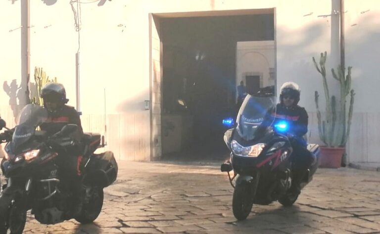 Covid, partita a carte e birra in compagnia: sanzionati in 18