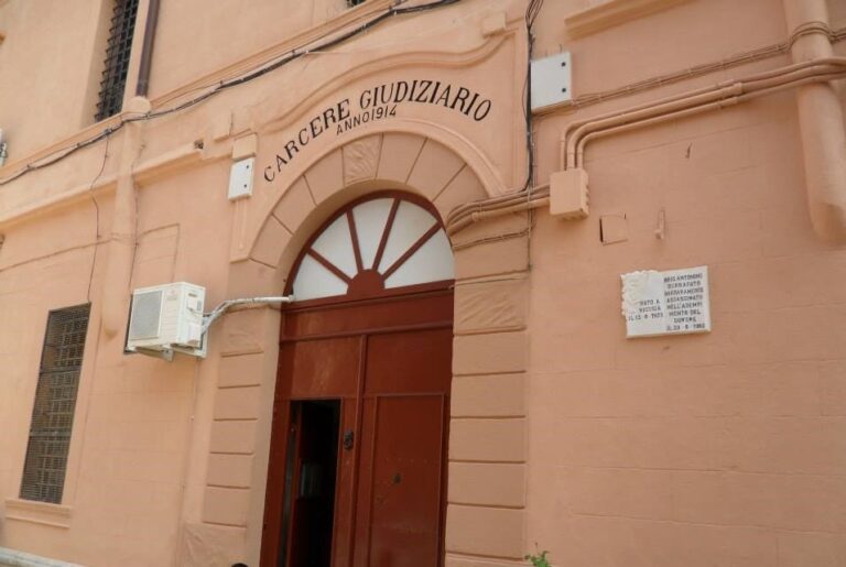 Carcere di Termini Imerese: l’acume investigativo della Polizia Penitenziaria ha permesso di trovare un telefonino