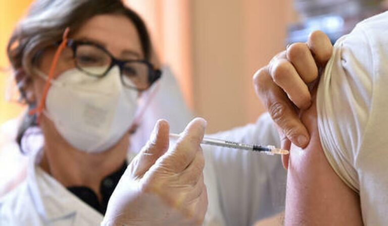 Vaccini, risultato straordinario: oggi somministrate oltre 40 mila in Sicilia