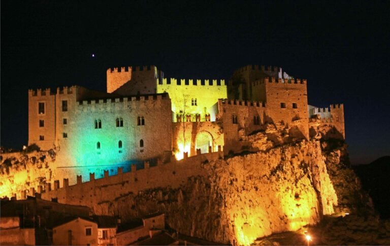 La Regione stanzia cinque milioni per illuminare tutti i castelli di Sicilia