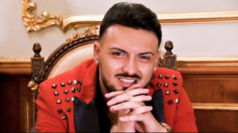 Cantante neomelodico lancia brano musicale contro i pentiti di mafia: avvisato dalla Questura