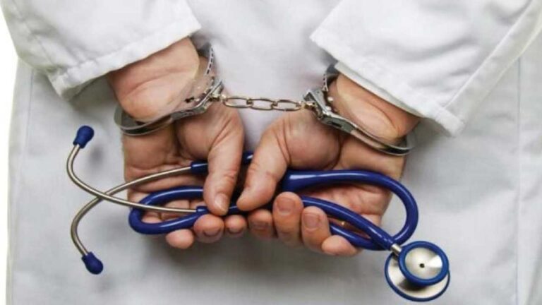 Allergologo 60enne si fingeva ginecologo per denudare e palpeggiare le pazienti