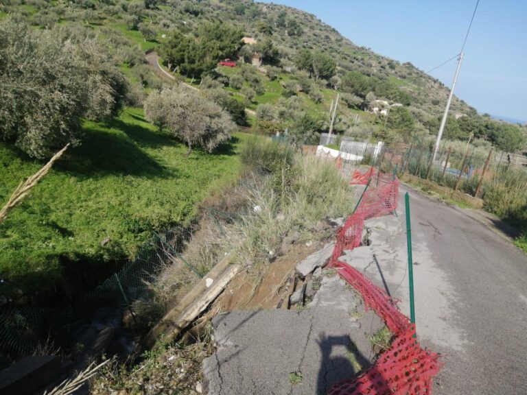 Termini Imerese: in contrada “Ognibene” c’è un tratto di strada che sta per crollare, le foto