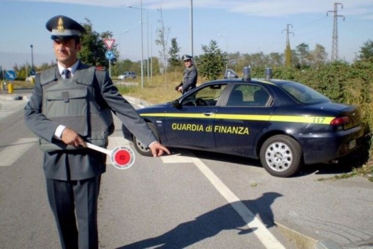 Arrestato corriere della droga dai finanzieri di Termini Imerese a Buonfornello, aveva 7,7 kg di cocaina