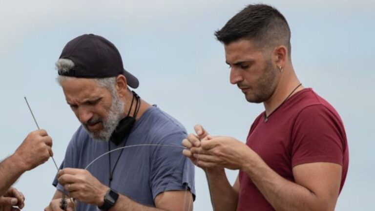 Lo sciarese Nicolò Iannolino nel reparto scenografia del film “Stranizza d’Amuri” di Beppe Fiorello