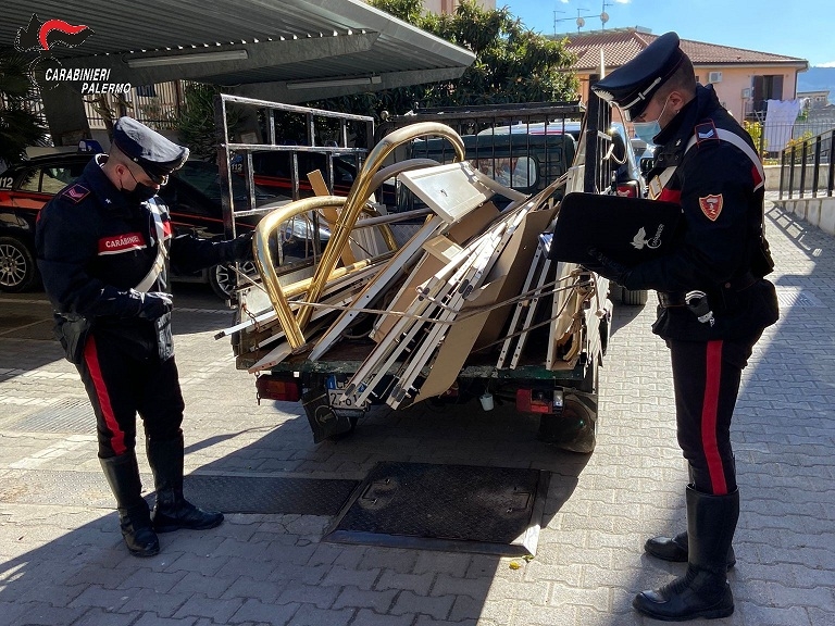 Carabinieri sventano furto in una villetta: Tribunale di Termini Imerese convalida l’arresto di due persone