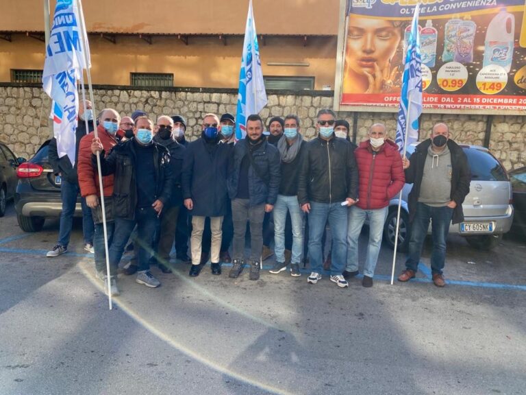 Termini Imerese, lavoratori ex indotto Fiat: sit-in davanti l’Inps di Palermo su mobilità e assegni familiari