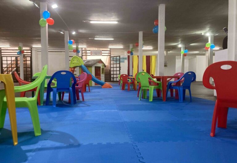 Avvio campagna vaccinazione pediatrica: 500 bambini prenotati alla Fiera del Mediterraneo