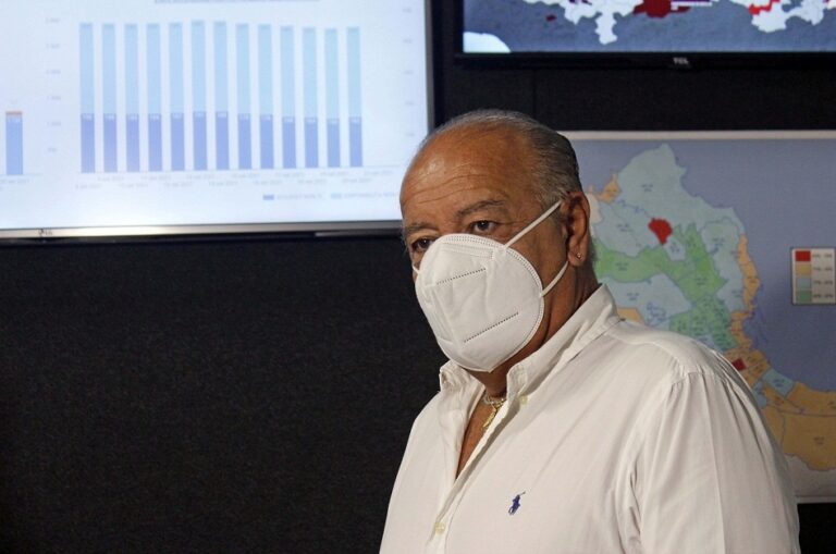 Dure reazioni dopo l’arresto dell’infermiera che effettuava false vaccinazioni